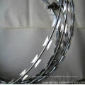 Hot-Dipped Galvanisierter Concertina Cross Razor Wire